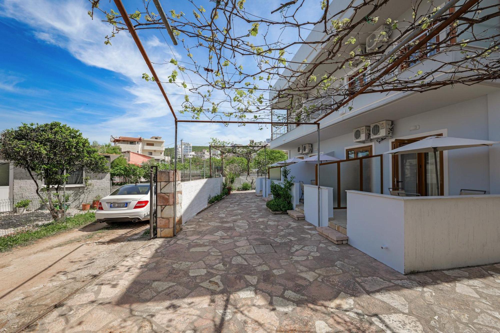 Guest House Moonlight Ksamil Luaran gambar