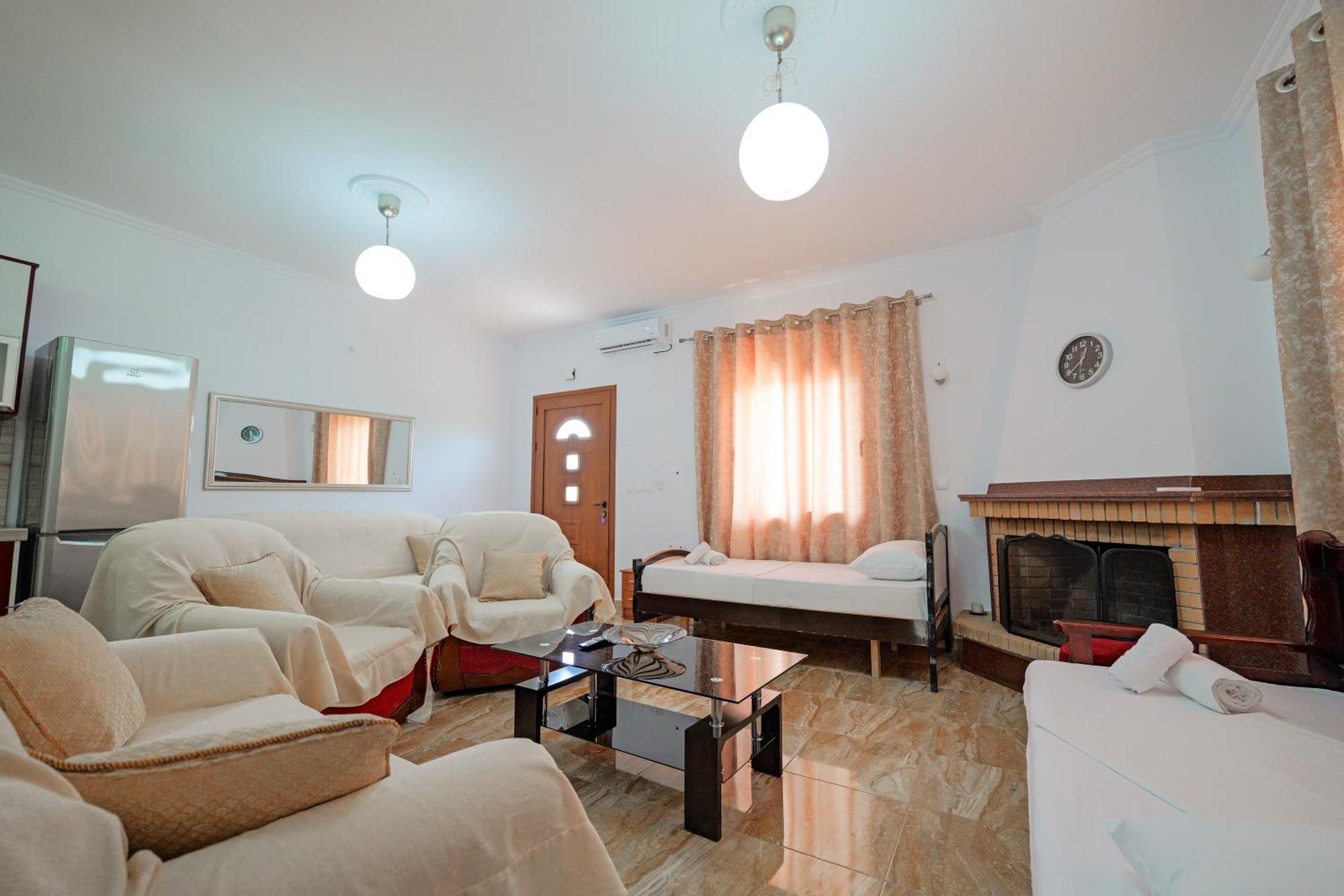 Guest House Moonlight Ksamil Luaran gambar